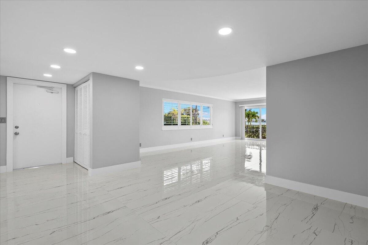 3040 Lake Shore Drive 101, Riviera Beach, FL 33404 photo 10