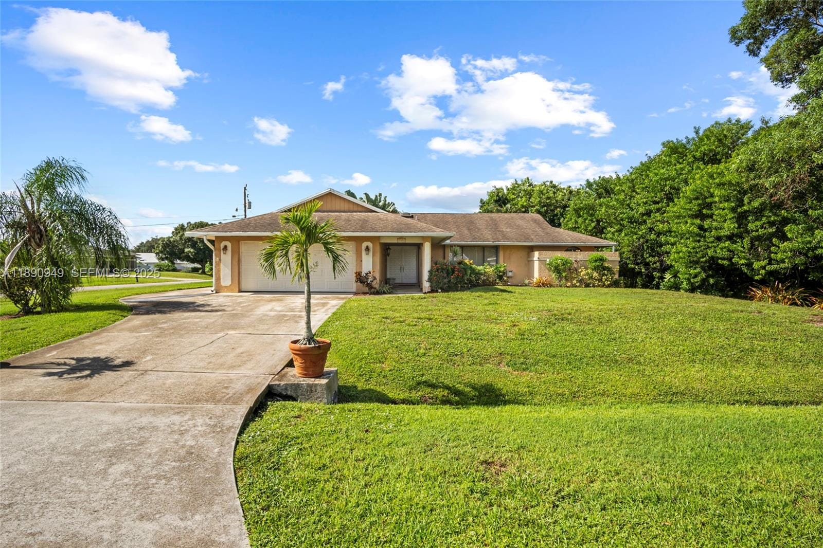 515 SE Nome Drive, Port St. Lucie, FL 34984