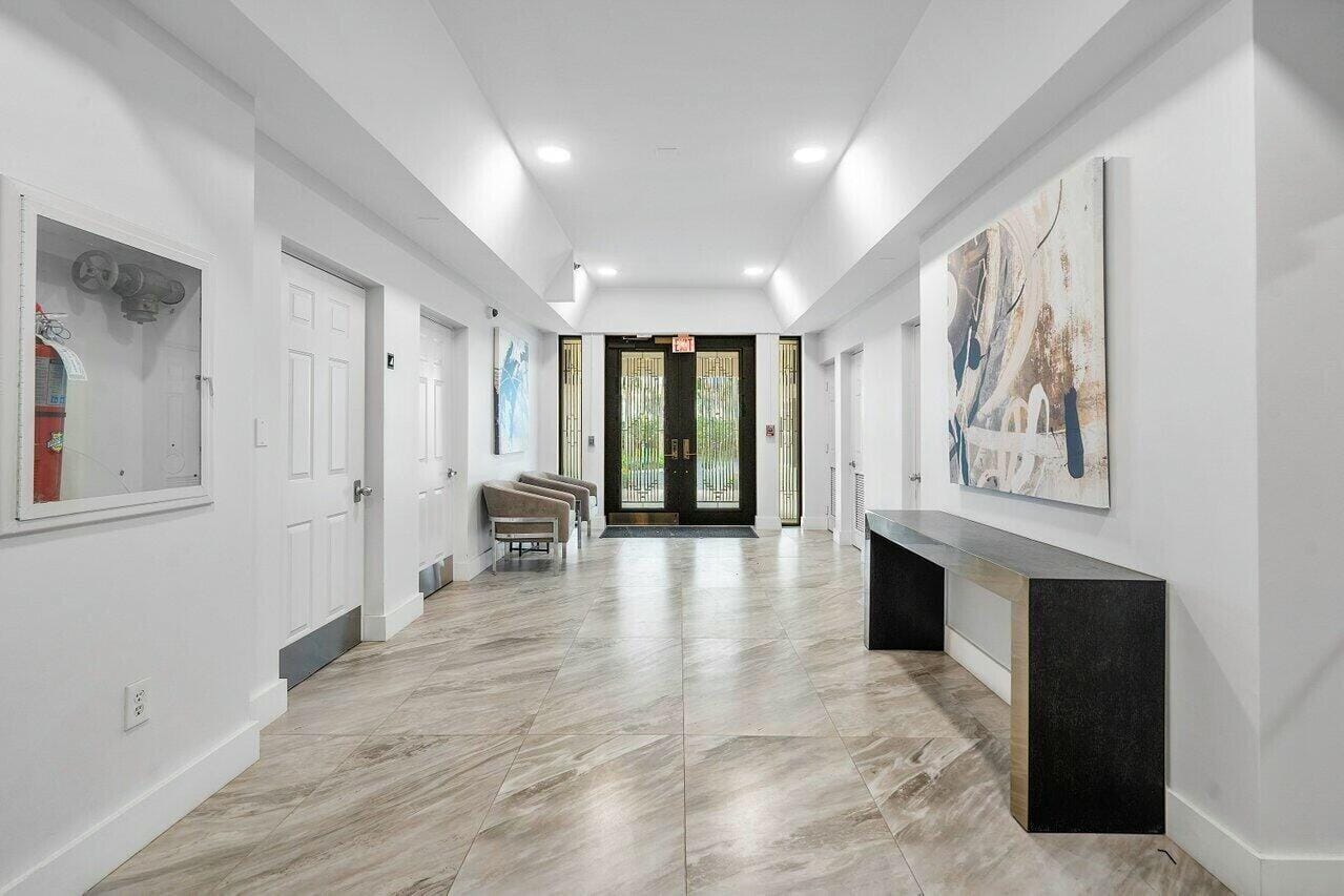 17031 Boca Club Boulevard 103a, Boca Raton, FL 33487 photo 4