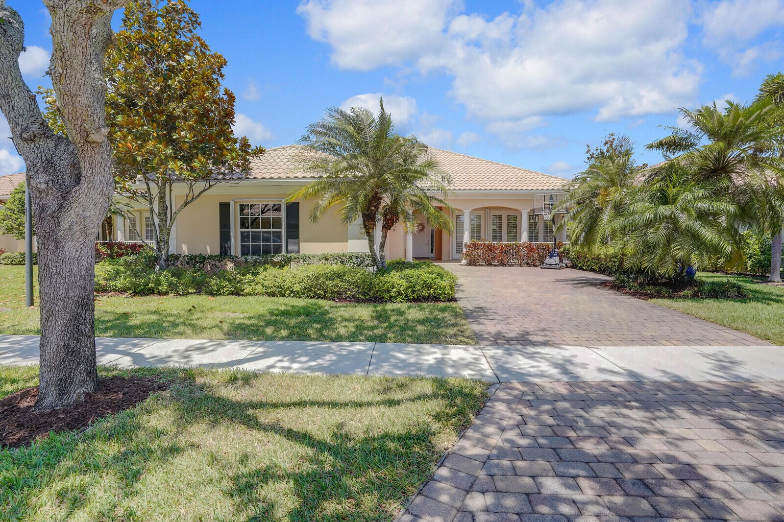 8395 Yorke Road, Wellington, FL 33414