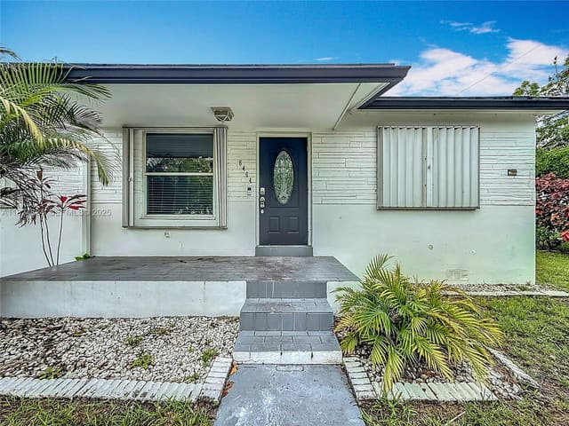 6464 Mcclellan Street, Hollywood, FL 33024