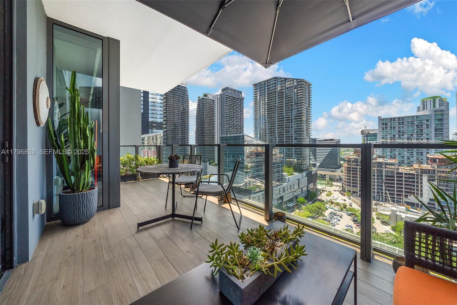 68 SE 6th Street 1708, Miami, FL 33131 photo 11