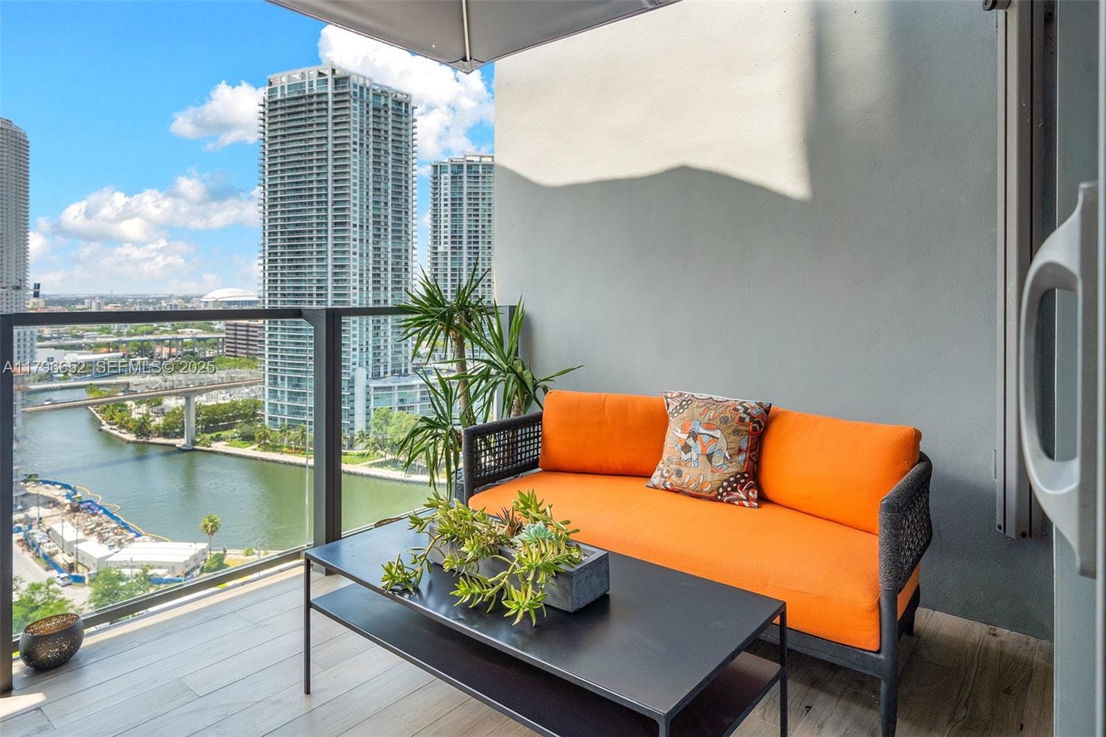 68 SE 6th Street 1708, Miami, FL 33131 photo 13