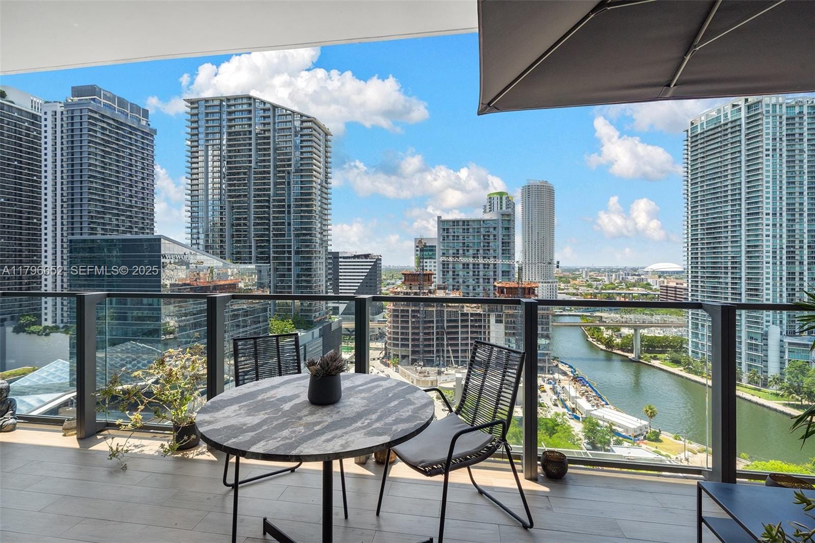 68 SE 6th Street 1708, Miami, FL 33131 photo 9