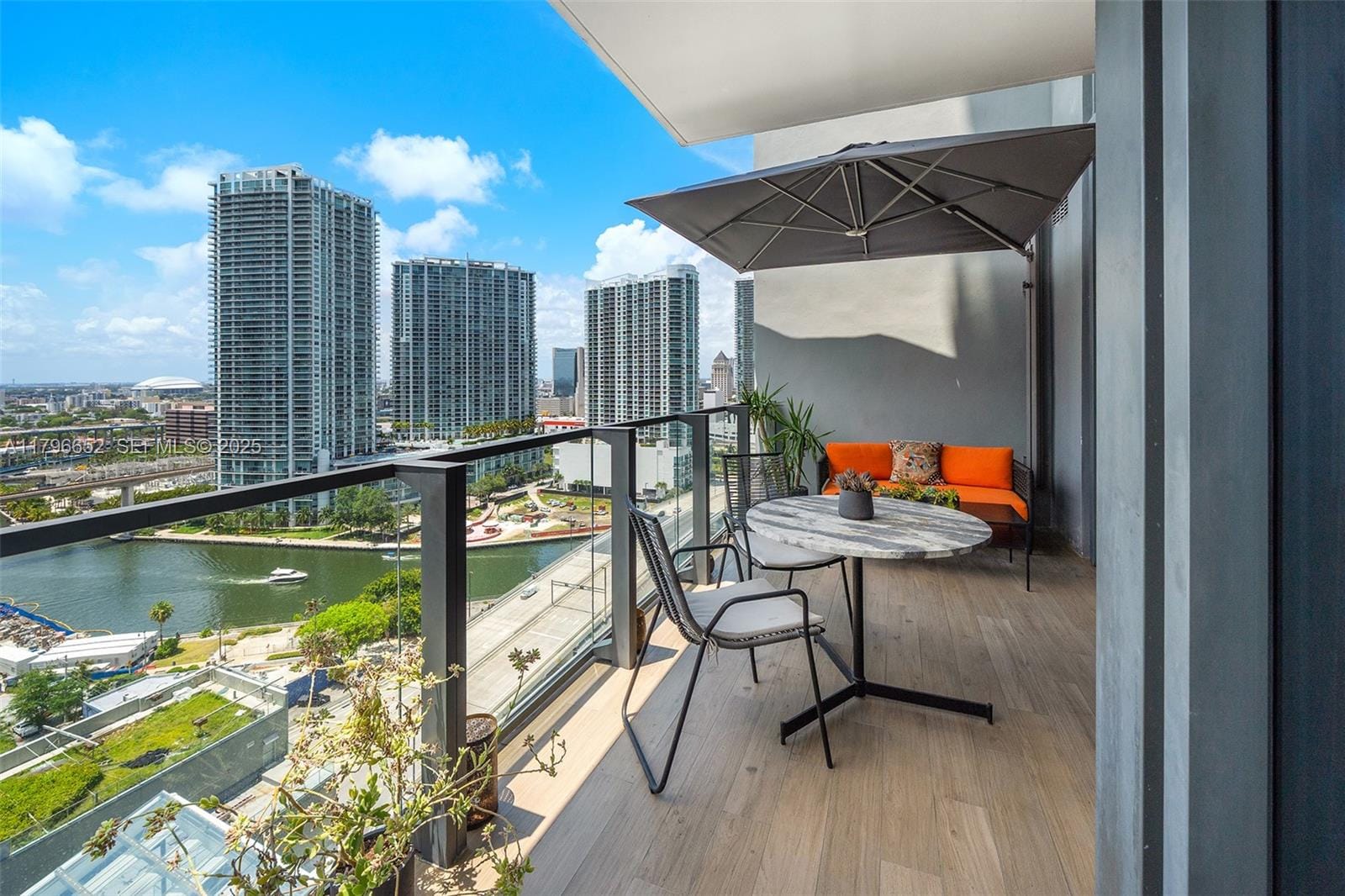 68 SE 6th Street 1708, Miami, FL 33131 photo 10