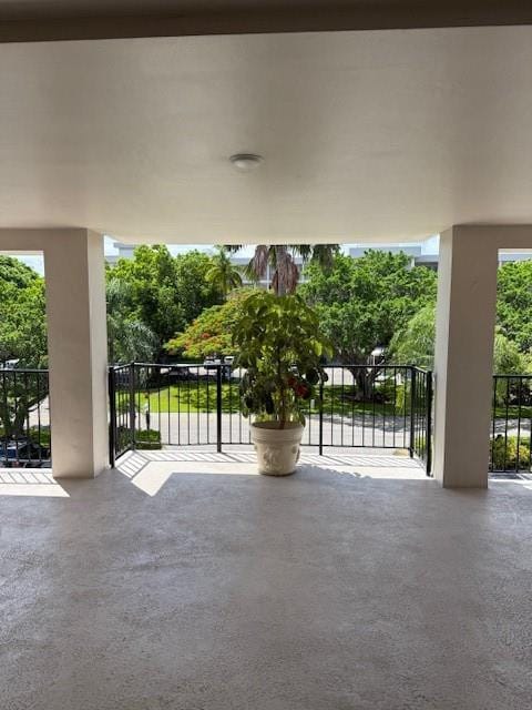 2800 N Palm Aire Drive 304 — photo 4