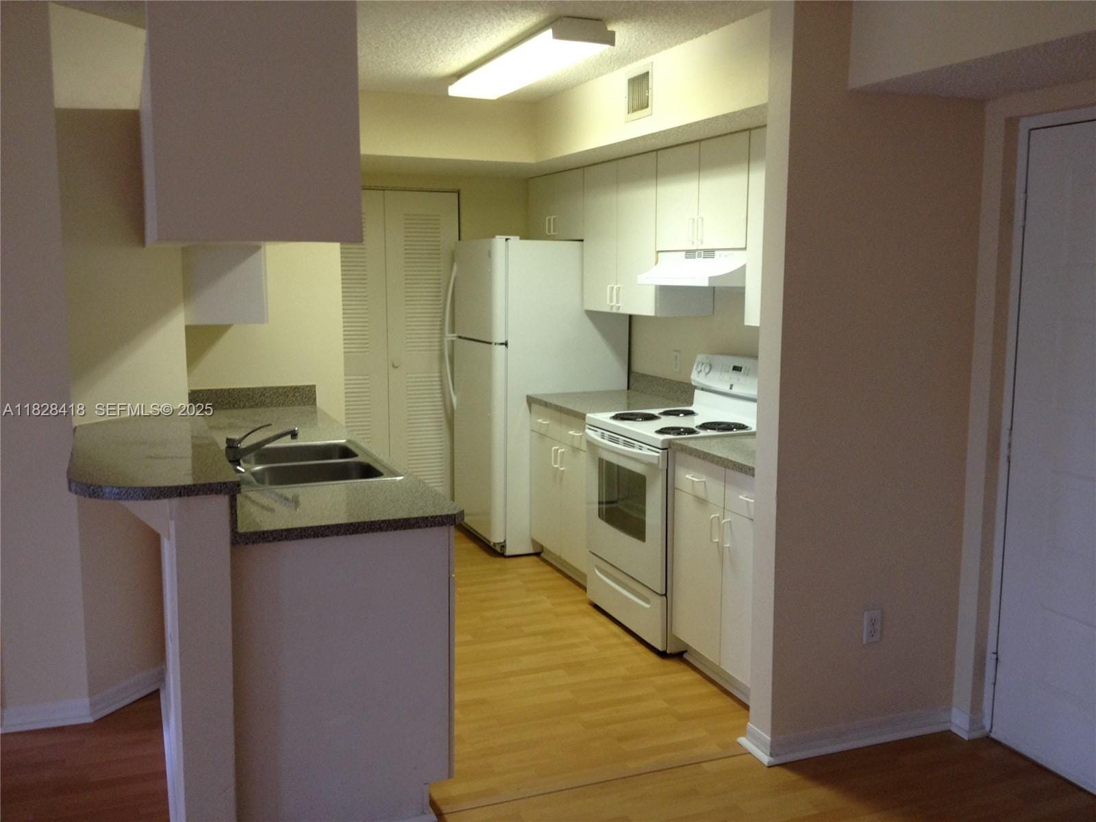 470 S Park Road 7-308, Hollywood, FL 33021 photo 3