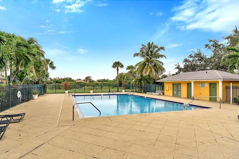 1727 W Meadows Circle W 1727, Boynton Beach, FL 33436 photo 3
