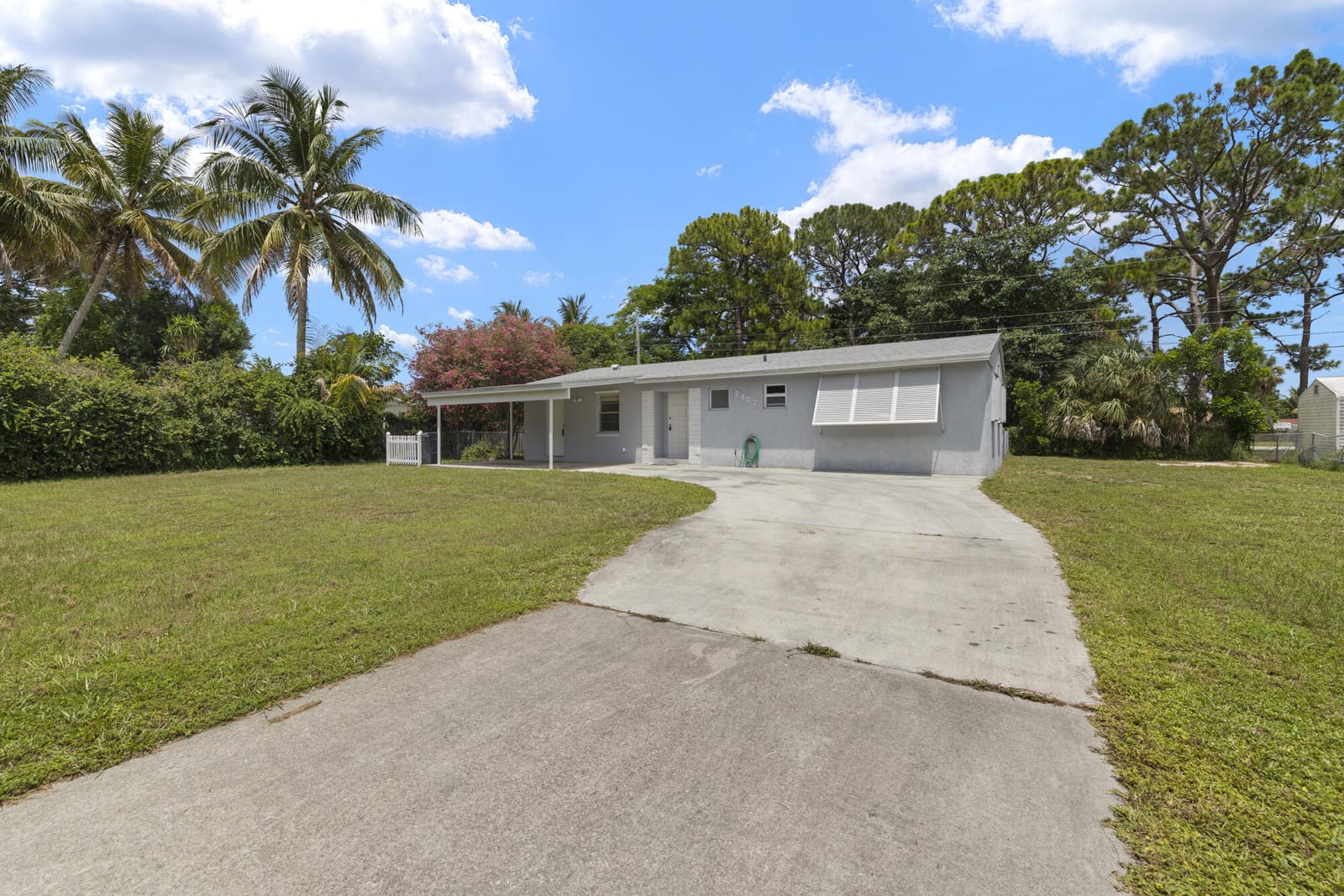 2402 Pinecrest Court, West Palm Beach, FL 33415 photo 2