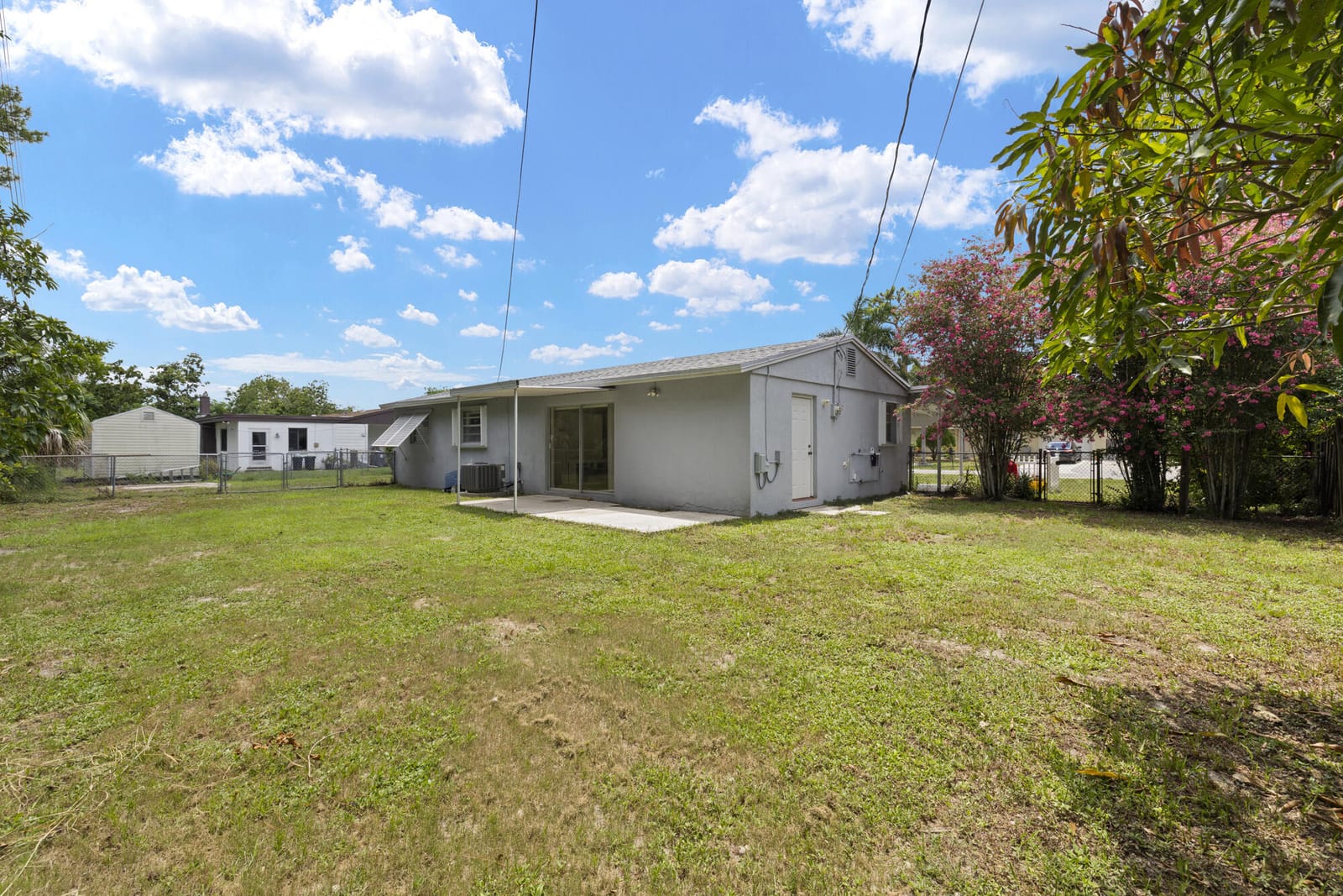 2402 Pinecrest Court, West Palm Beach, FL 33415 photo 23