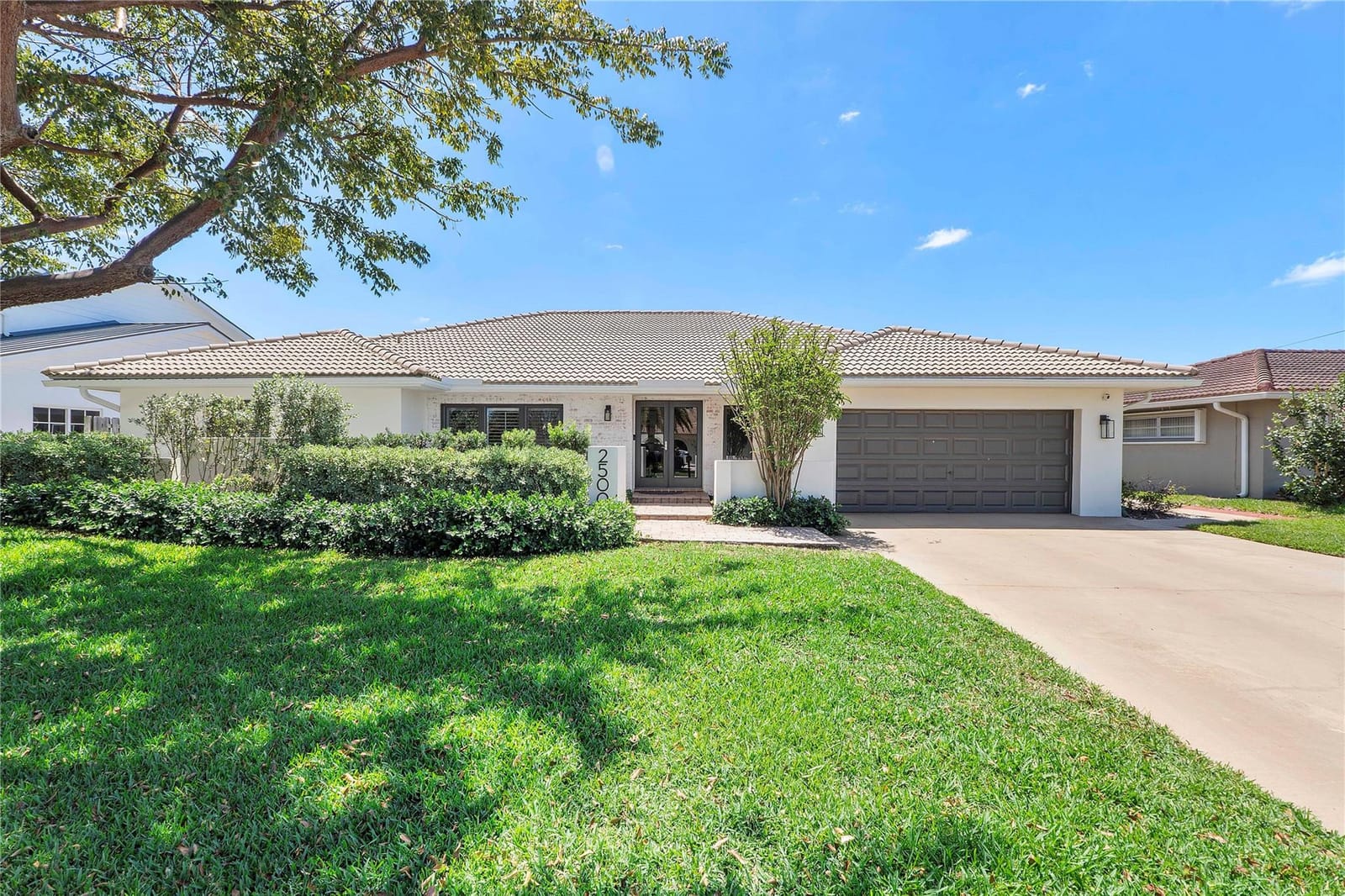 2500 NE 46th Street, Lighthouse Point, FL 33064