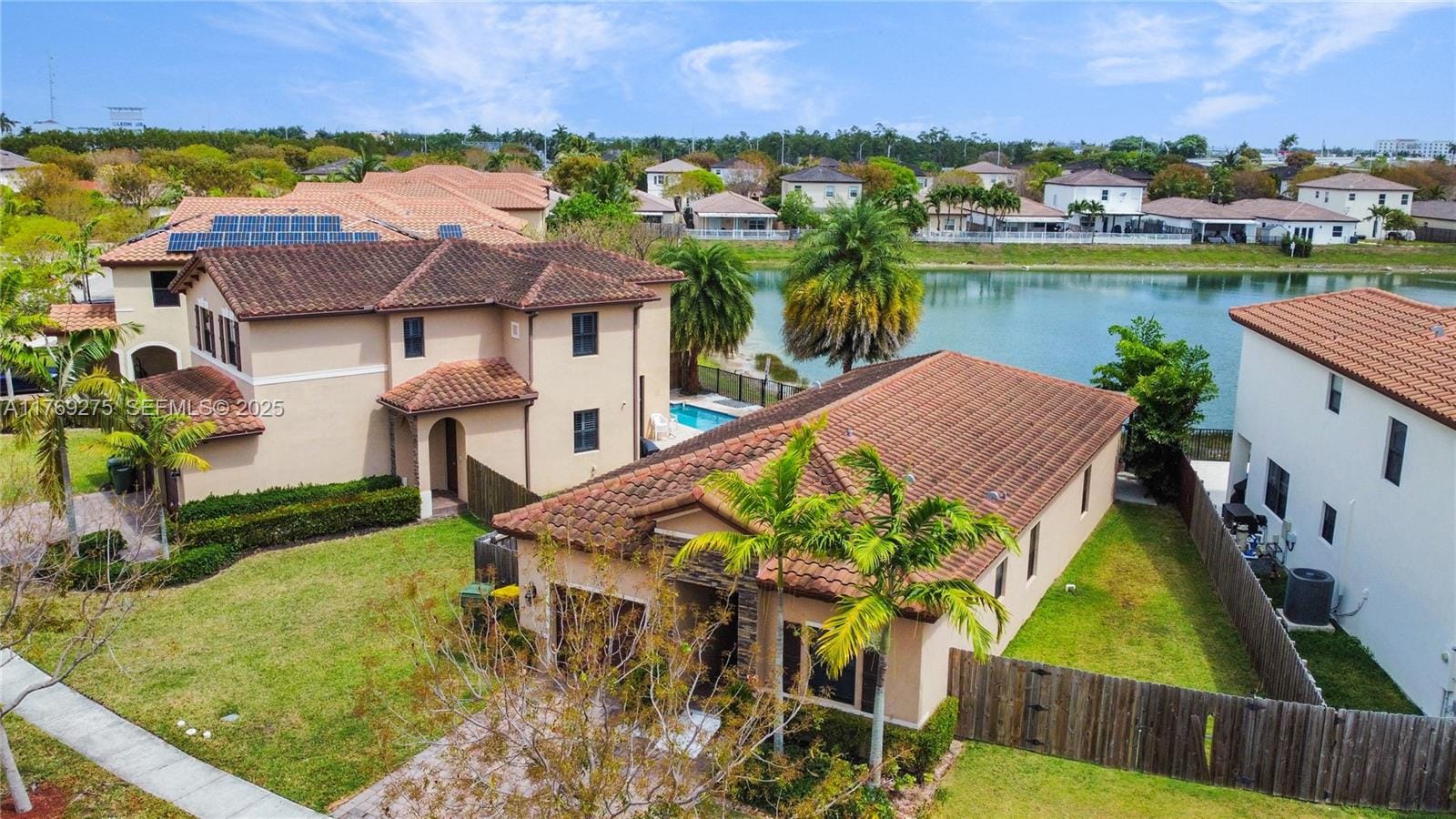2391 NE 2nd Drive, Homestead, FL 33033 photo 2
