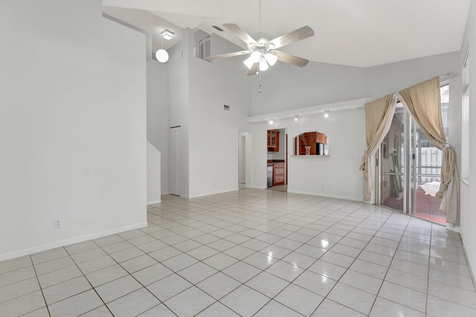 6024 NW 45th Way — photo 6