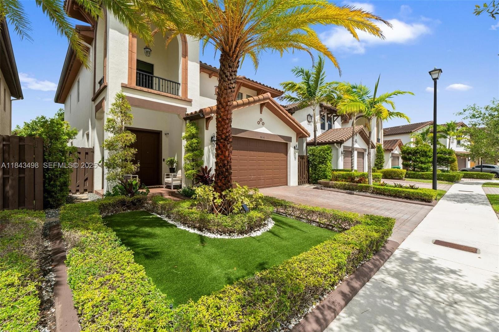 4 bedroom home for sale at 8650 103rd, Doral, FL 33178 — $1,020,000