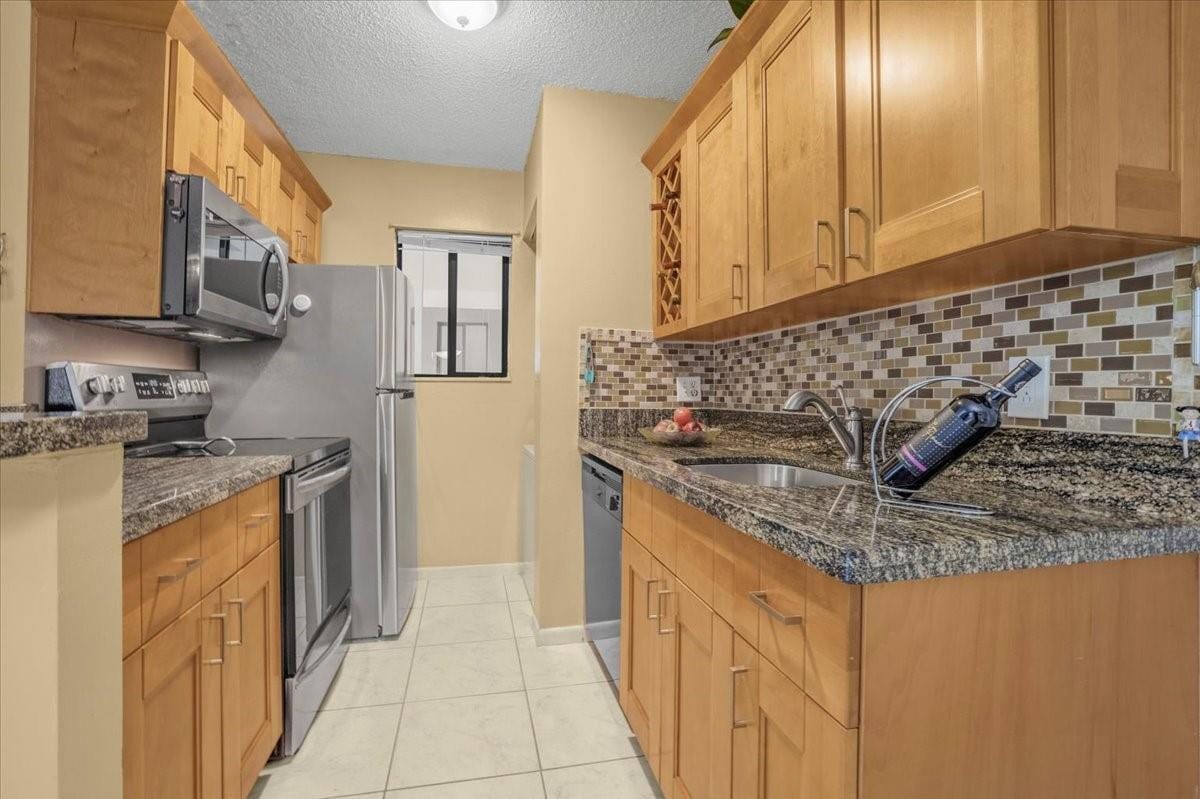 632 Trace Circle 204, Deerfield Beach, FL 33441 photo 16