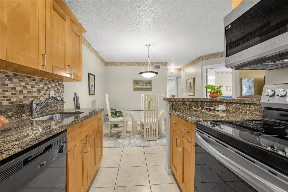 632 Trace Circle 204, Deerfield Beach, FL 33441 photo 20