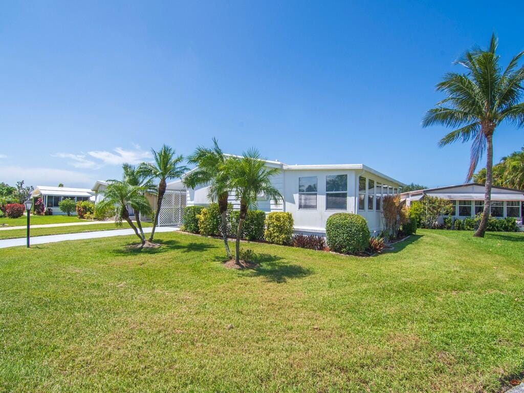 66 NE Pinelake Village Boulevard, Jensen Beach, FL 34957