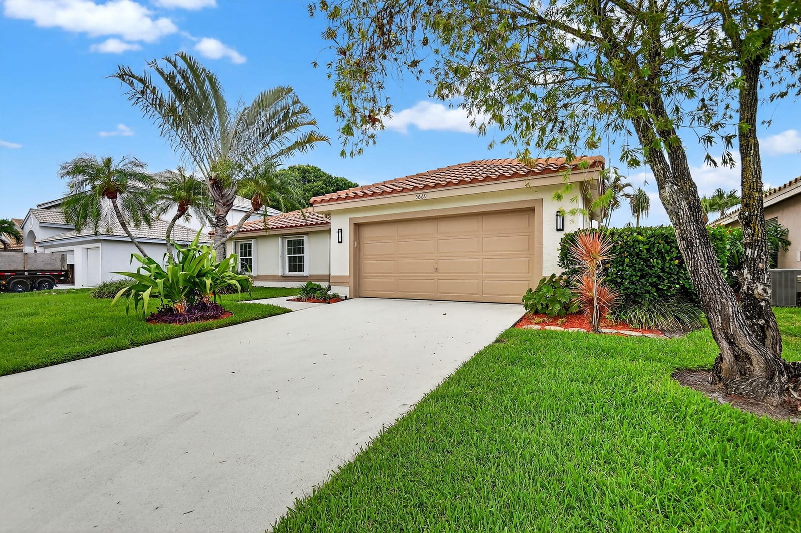 5669 Descartes Circle, Boynton Beach, FL 33472 photo 3