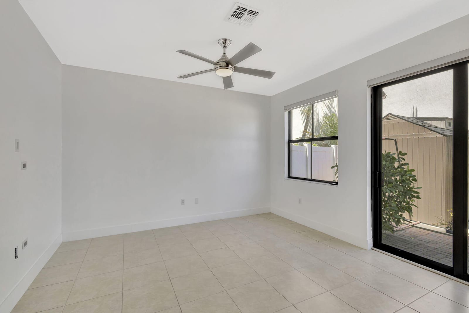 6028 Pine Tree Way, Riviera Beach, FL 33410 photo 30