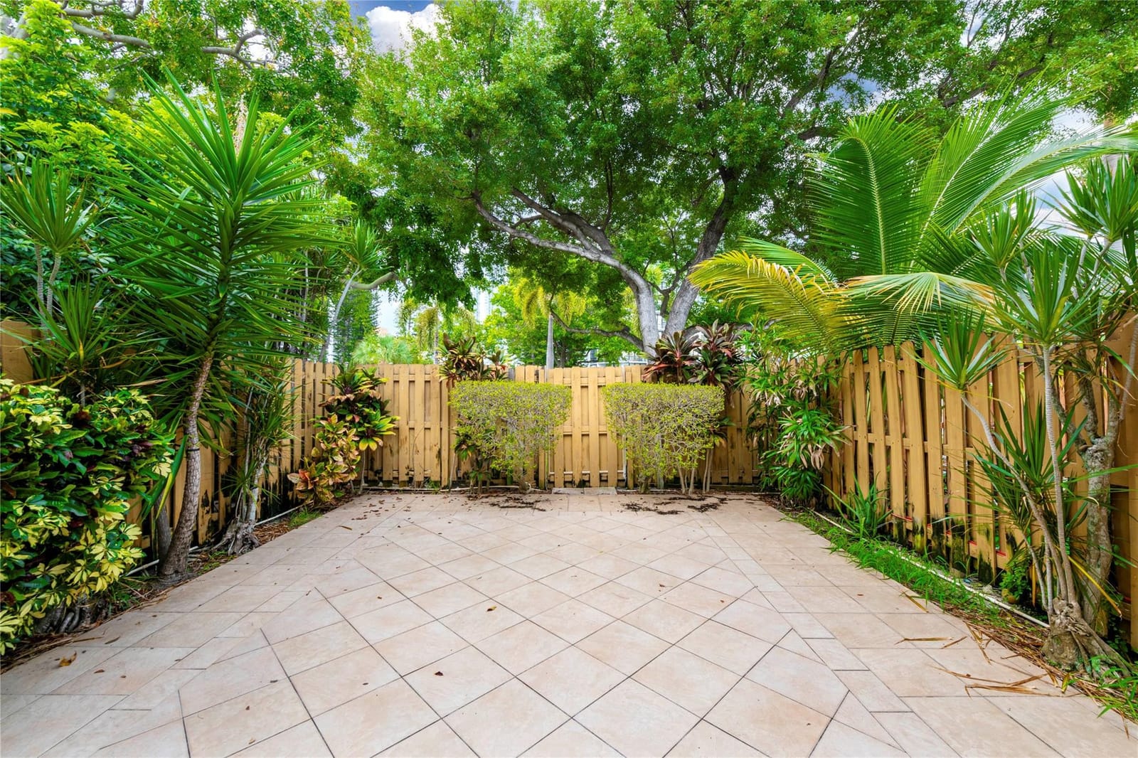 908 NE 27th Avenue 908 — photo 11