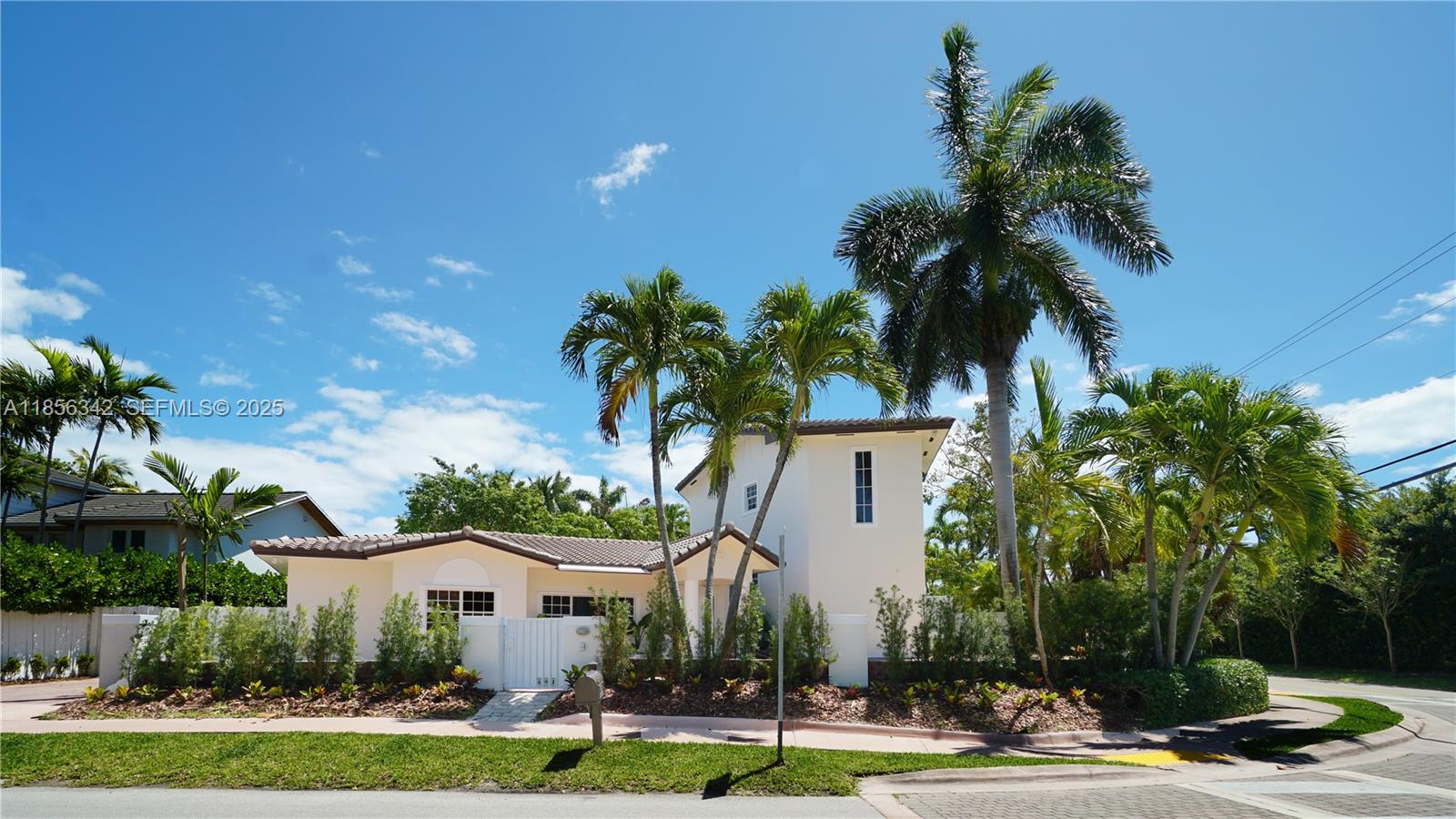 691 Ridgewood Road, Key Biscayne, FL 33149, Key Biscayne