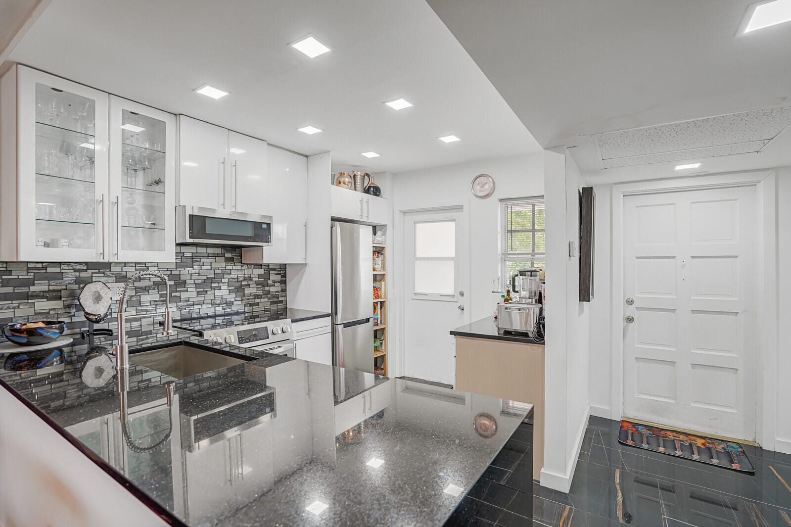 2751 N Palm Aire Drive 404, Pompano Beach, FL 33069 photo 13