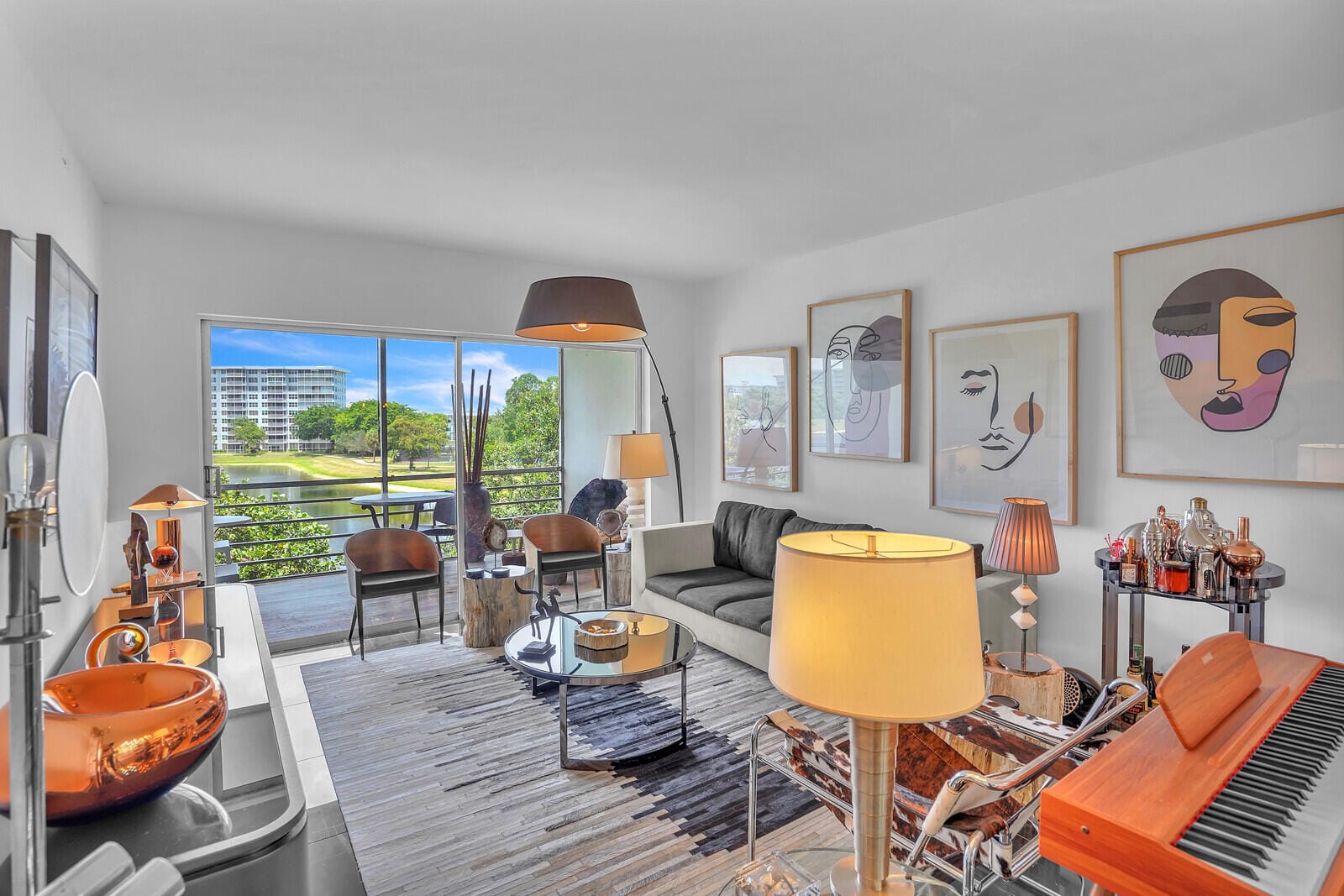 2751 N Palm Aire Drive 404 — photo 4