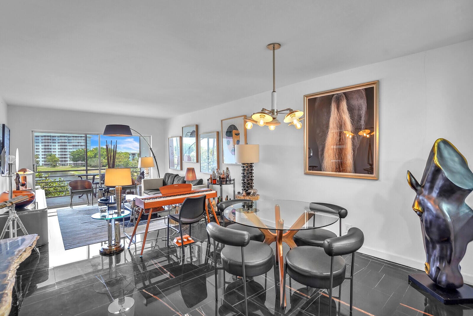 2751 N Palm Aire Drive 404 — photo 5