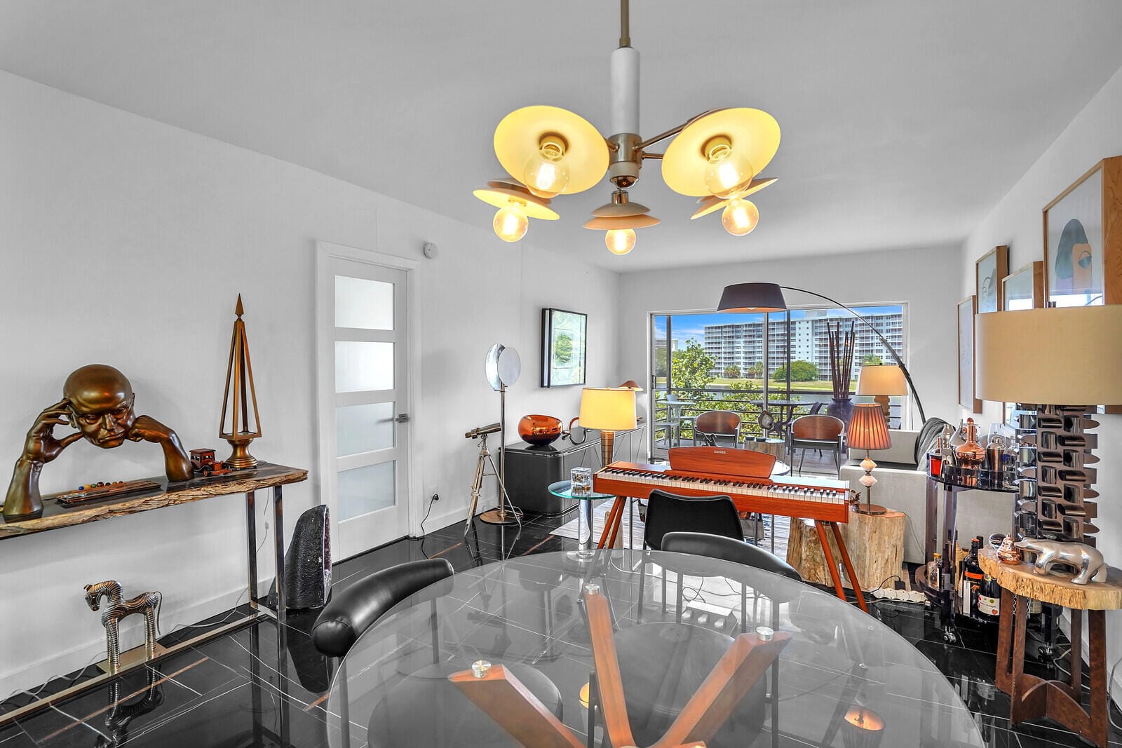 2751 N Palm Aire Drive 404 — photo 6