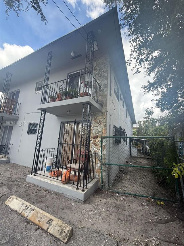 414 SW 15th Avenue, sold in Lawrence Estate Land Co, Miami, FL