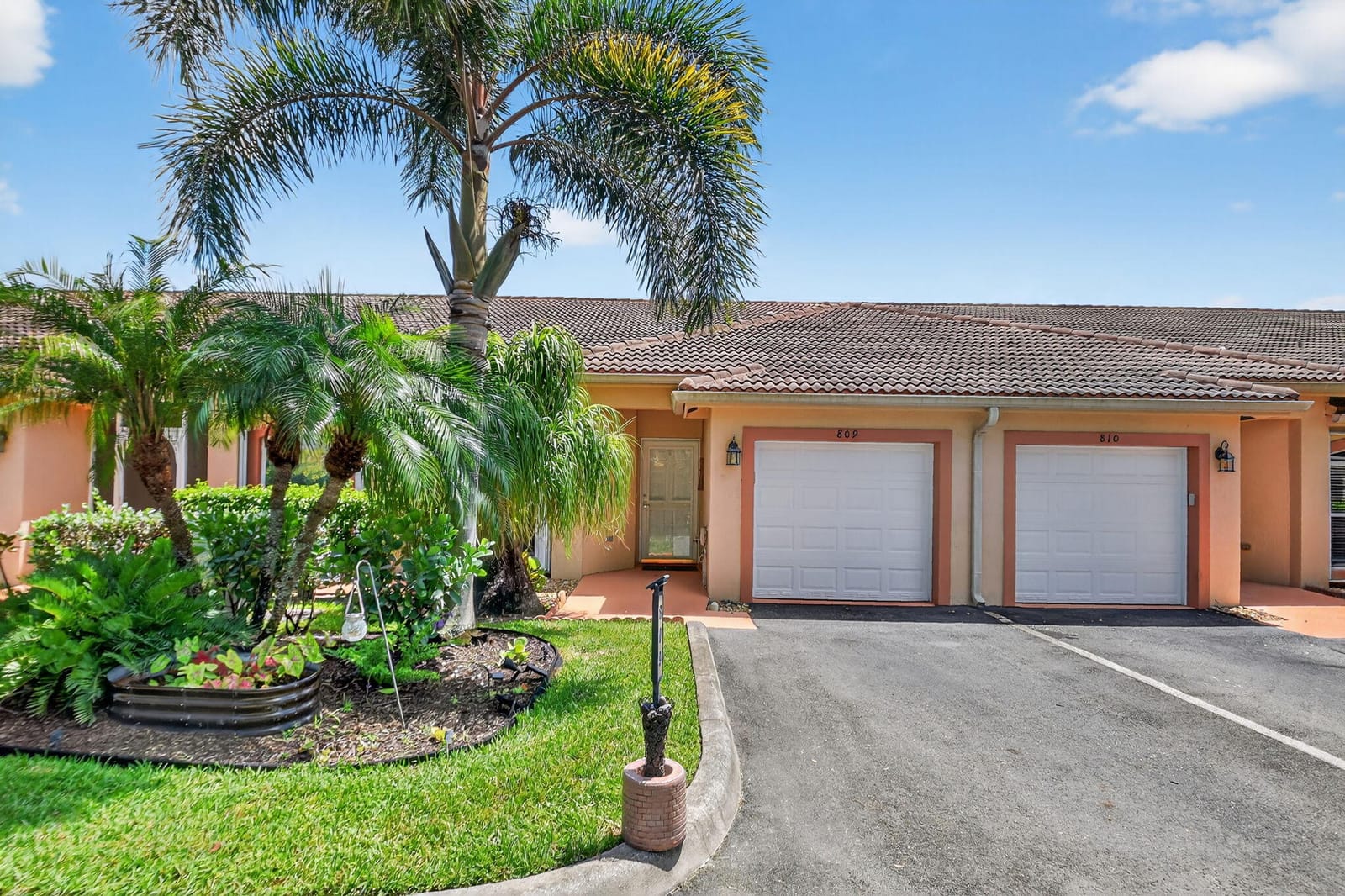 4720 Lucerne Lakes Boulevard 809, Lake Worth, FL 33467 photo 2