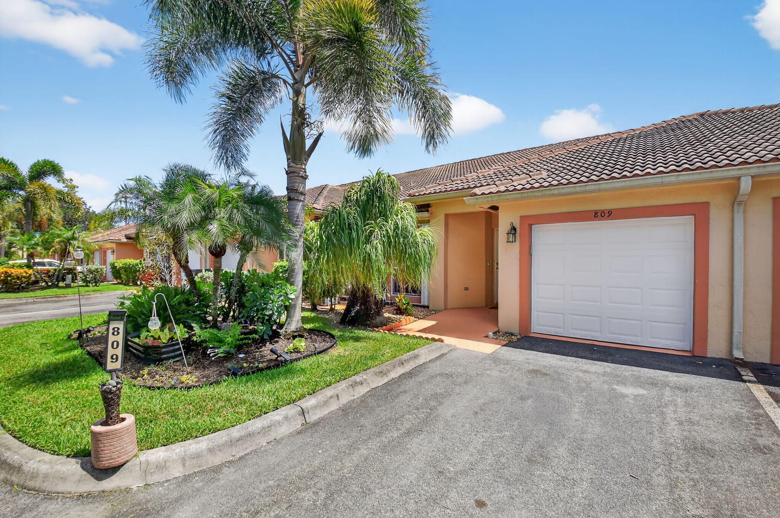 4720 Lucerne Lakes Boulevard 809, Lake Worth, FL 33467 photo 3