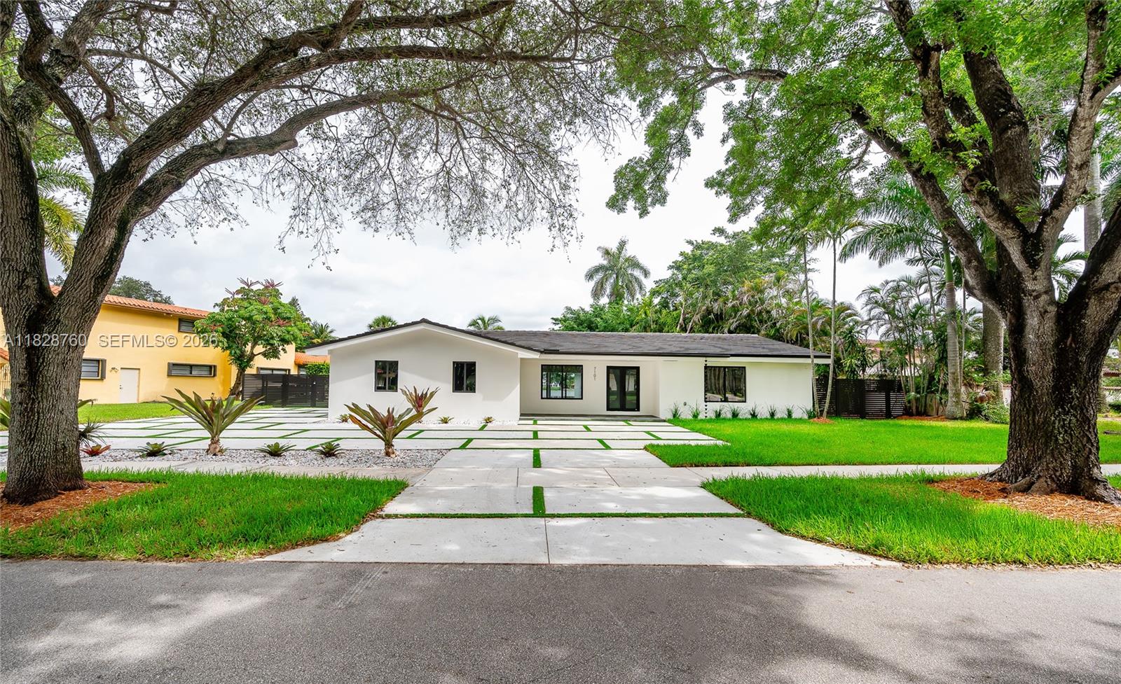 7101 E Troon Circle, Miami Lakes, FL 33014, Miami Lakes