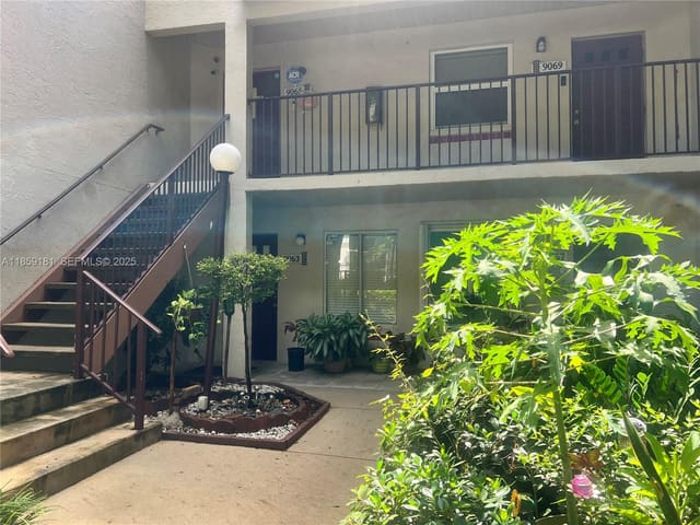 9065 SW 141st Place 9065, Miami, FL 33186
