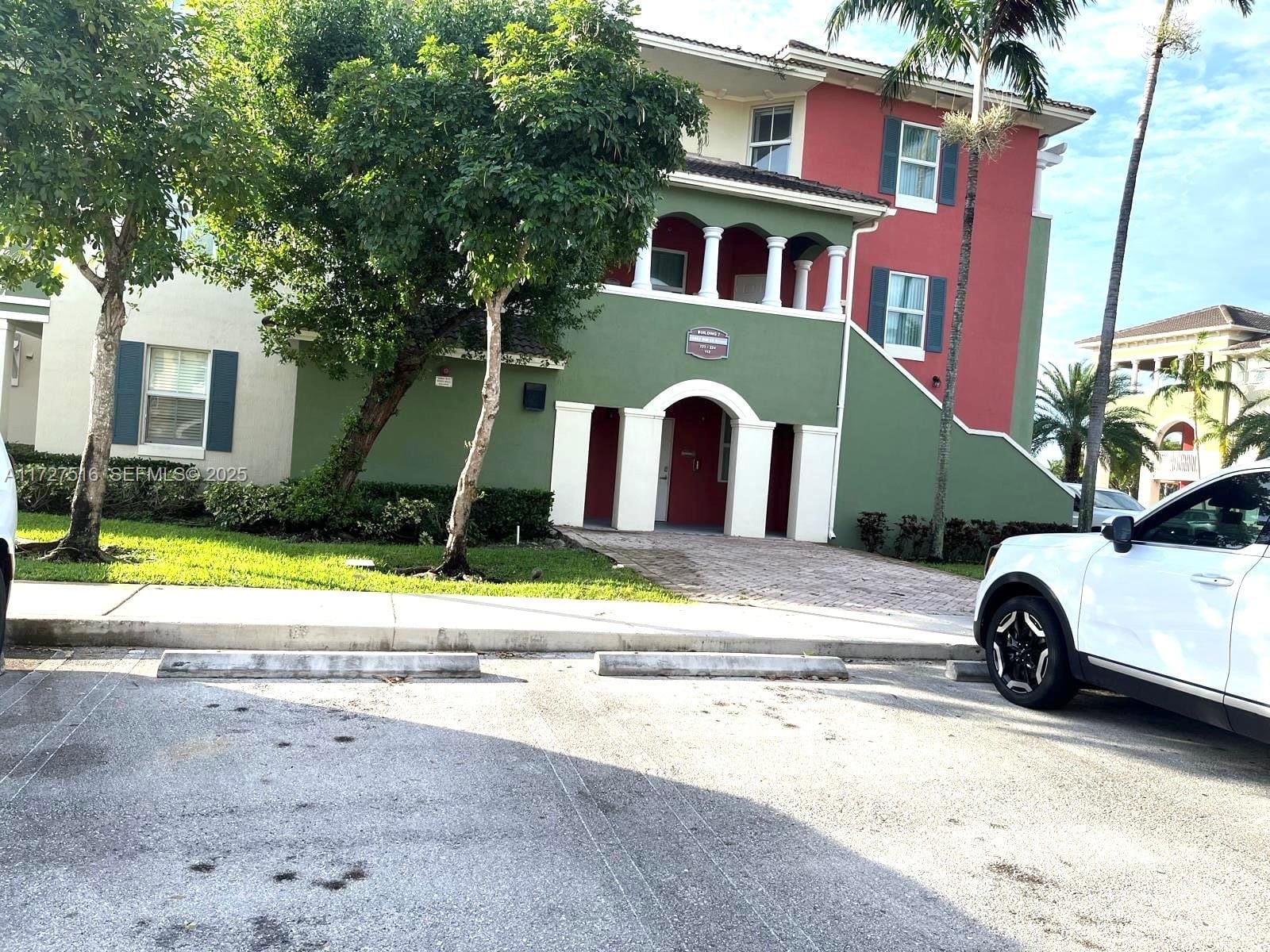 10902 NW 83rd Street 112, Doral, FL 33178 photo 3
