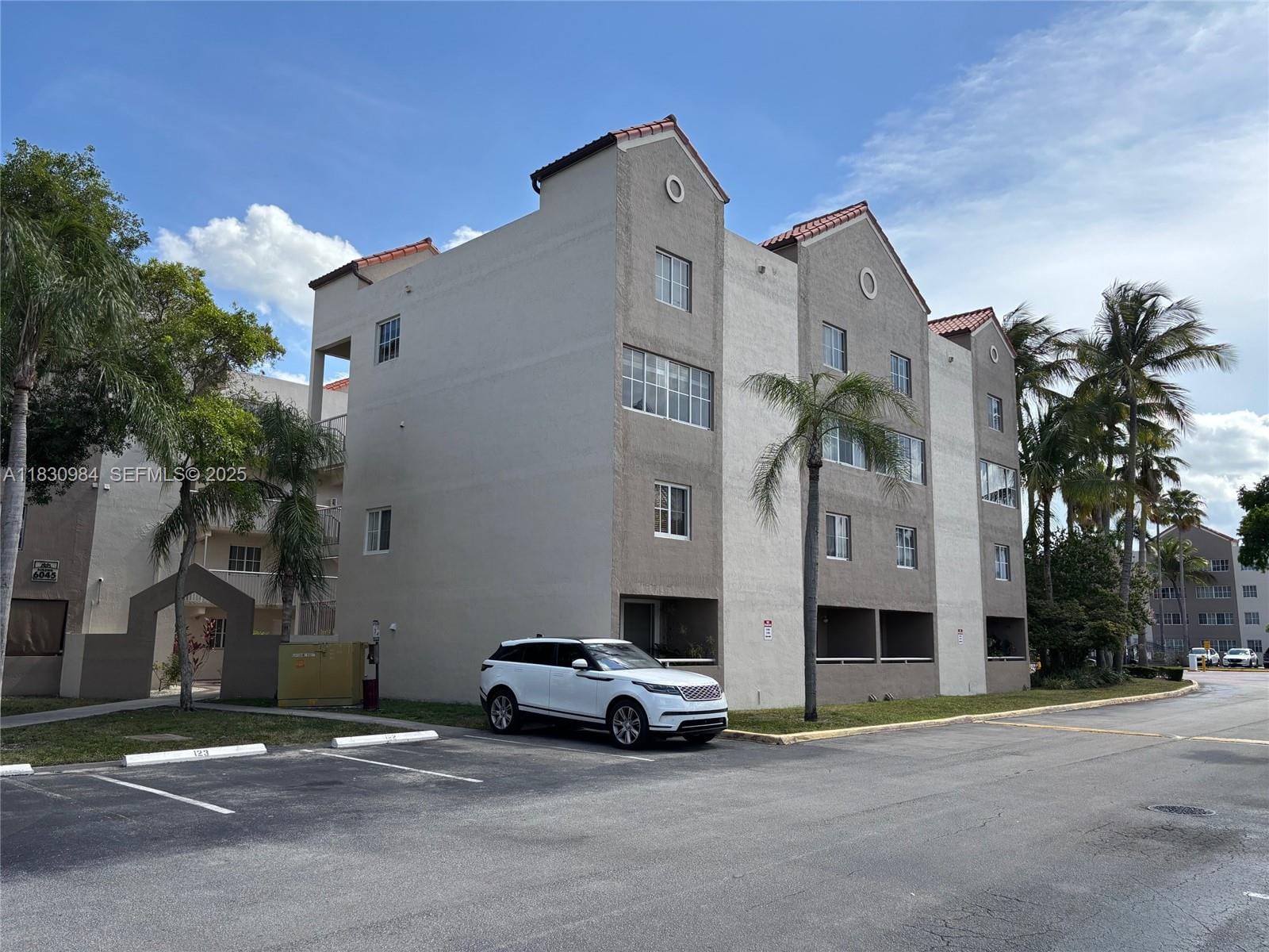 6045 NW 186th Street 103, Hialeah, FL 33015 photo 2