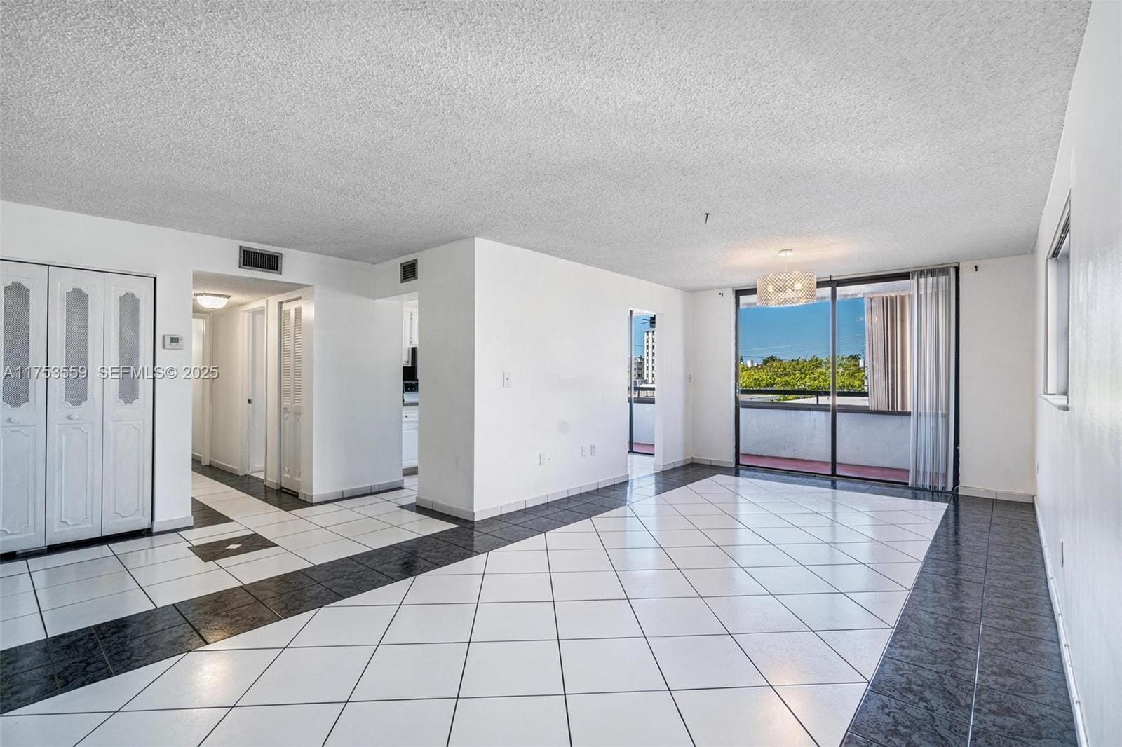 7300 Wayne Avenue 317 — photo 4