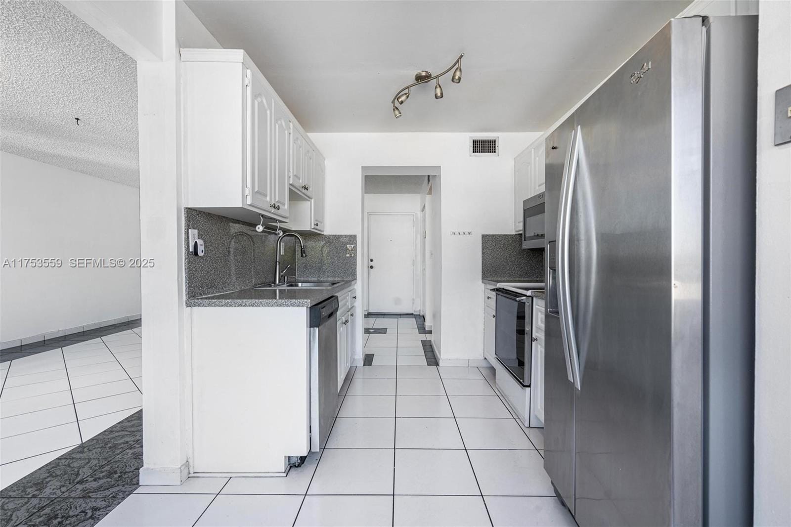 7300 Wayne Avenue 317 — photo 9
