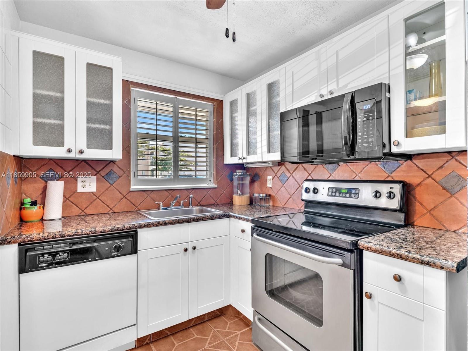 8020 N Sunrise Lakes Drive 110, Sunrise, FL 33322, Sunrise