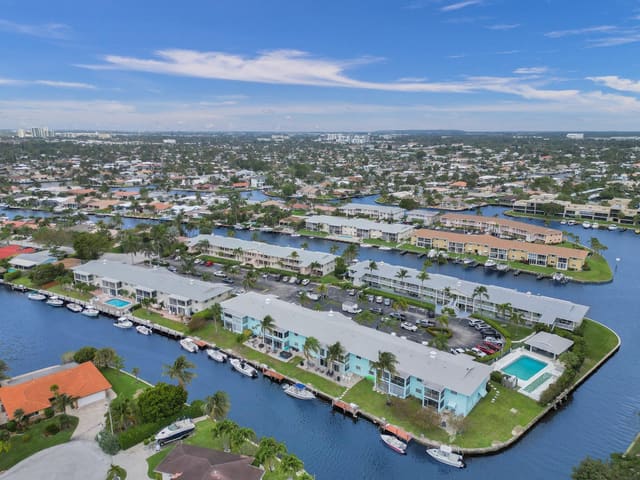 931 SE 9th Avenue 2, sold in Cypress Island, Palm Beach Gardens, FL