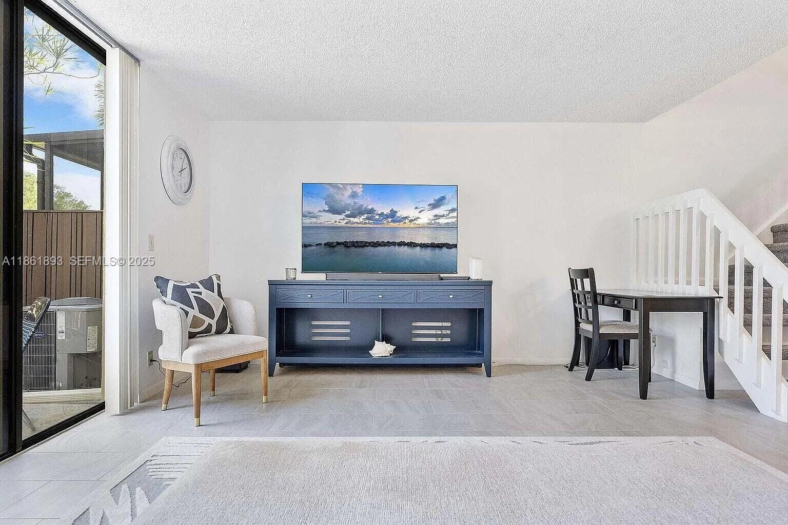 4575 S Carambola Circle S 27206 — photo 3