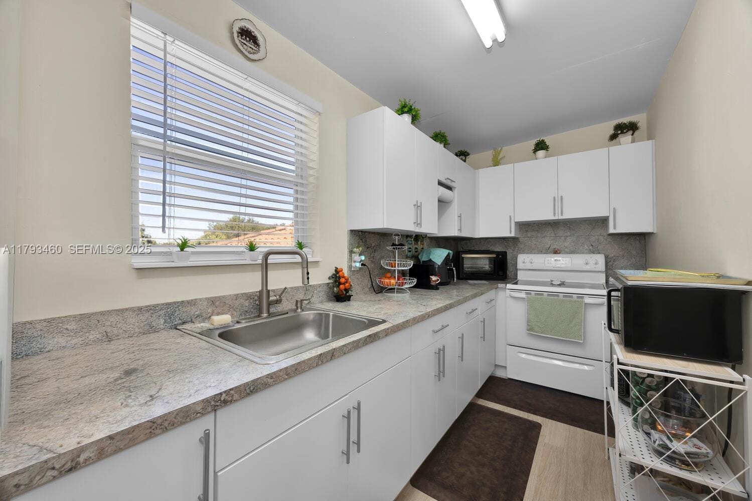 1362 SW 2nd Street, Miami, FL 33135 photo 11