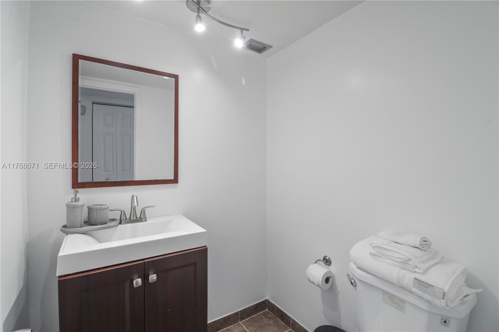 2750 NE 183rd Street 1207, Aventura, FL 33160 photo 17