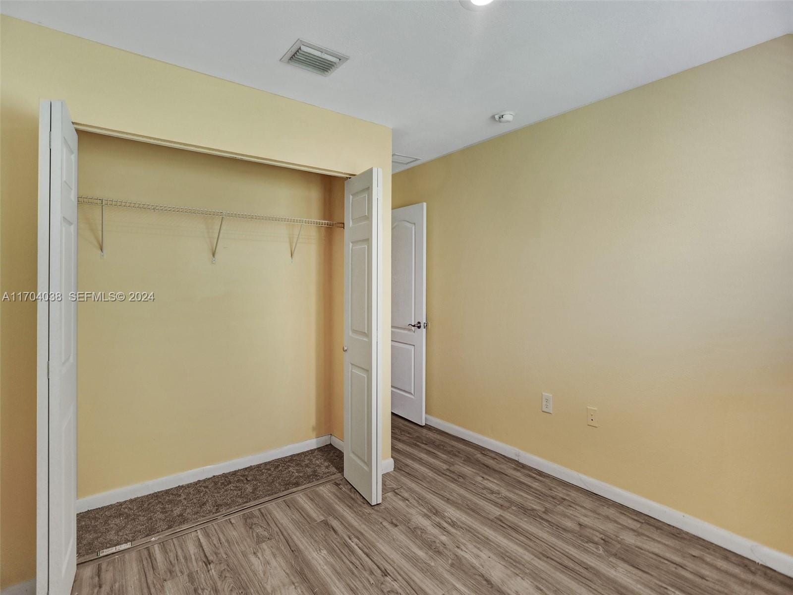 421 NW 40th Court, Oakland Park, FL 33309 photo 13