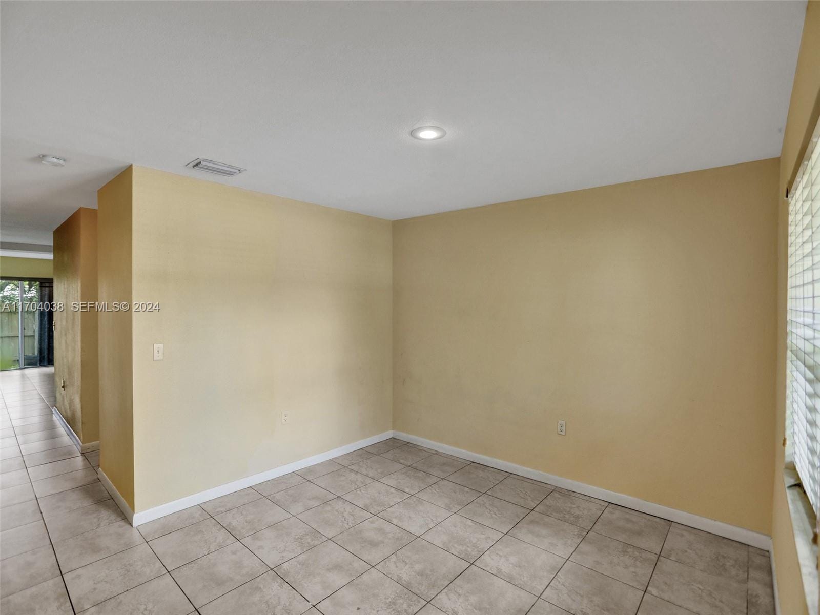421 NW 40th Court, Oakland Park, FL 33309 photo 4