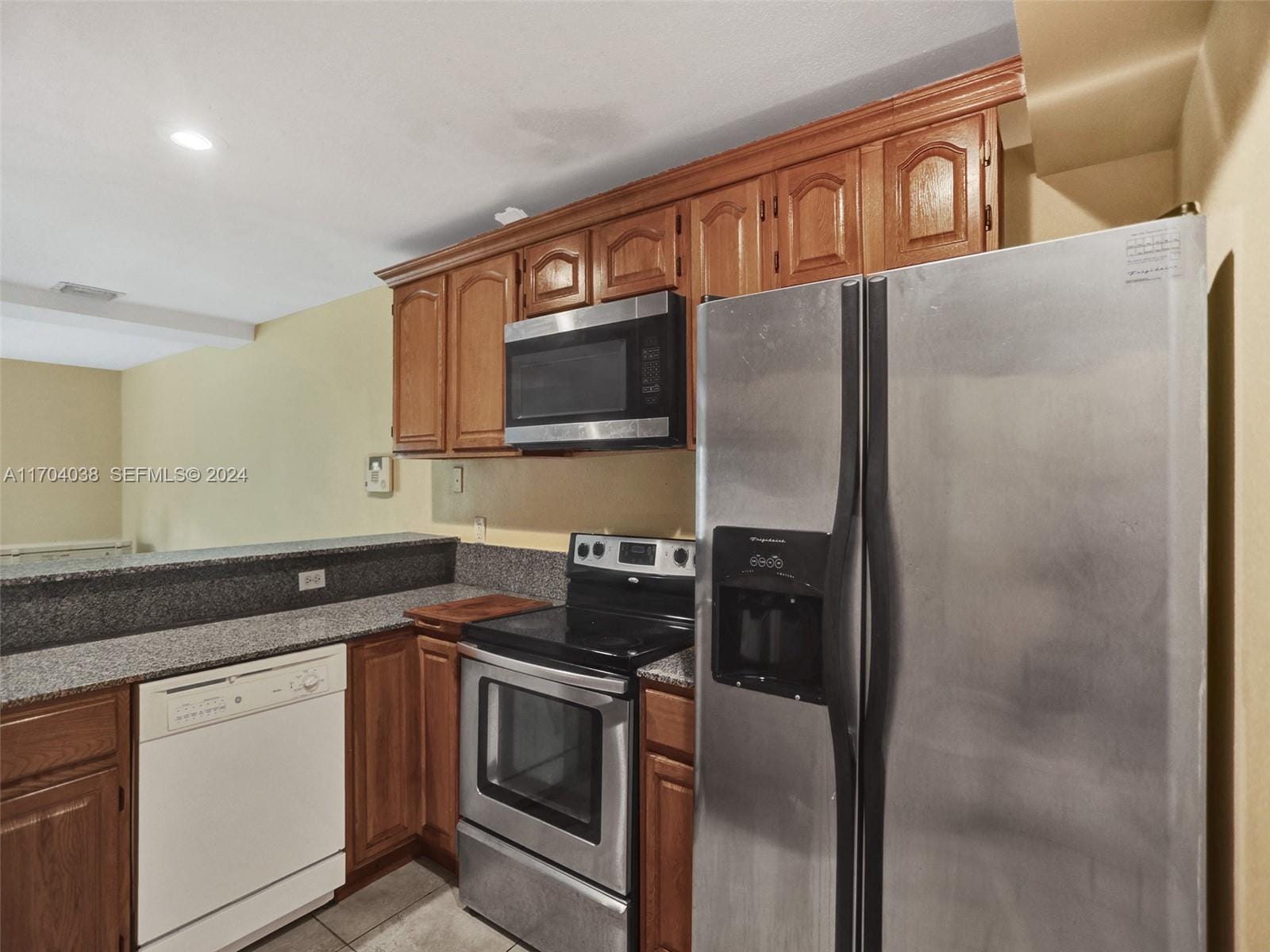 421 NW 40th Court, Oakland Park, FL 33309 photo 6