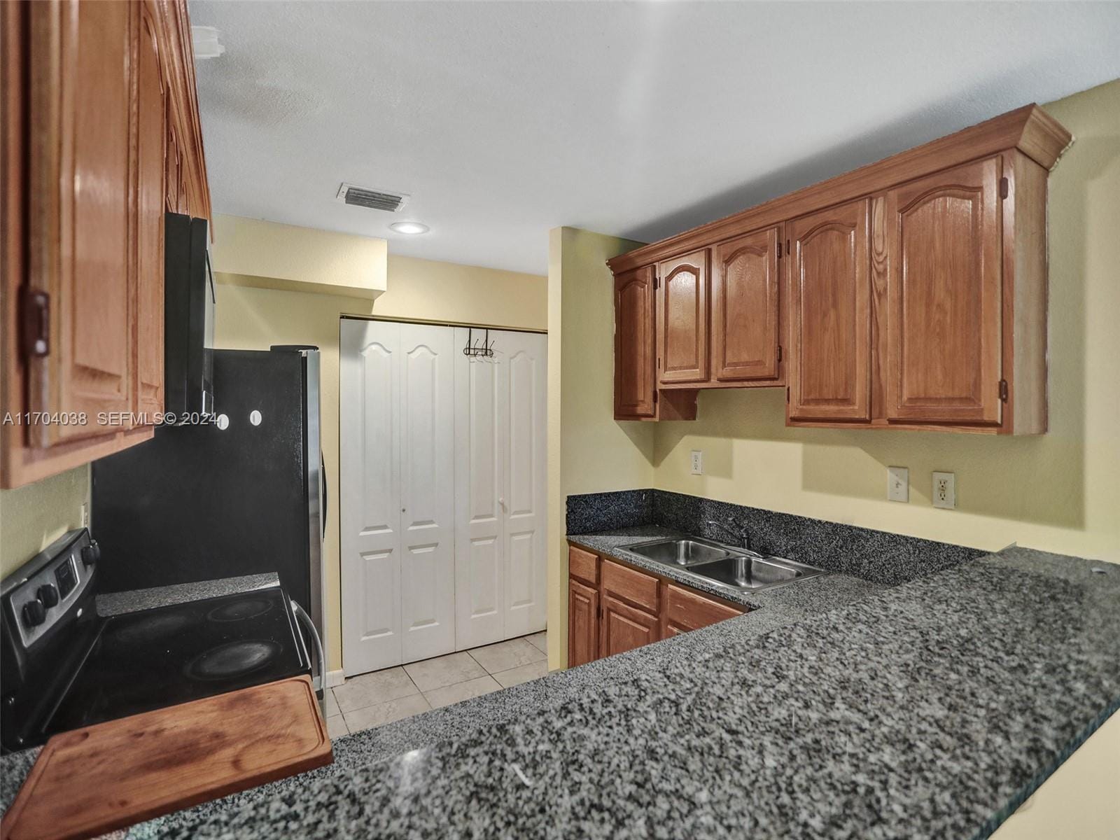 421 NW 40th Court, Oakland Park, FL 33309 photo 7