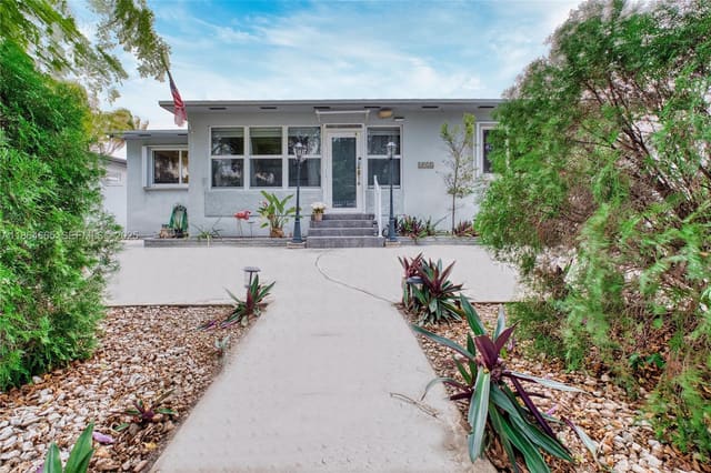 1923 Dewey Street, Hollywood, FL 33020