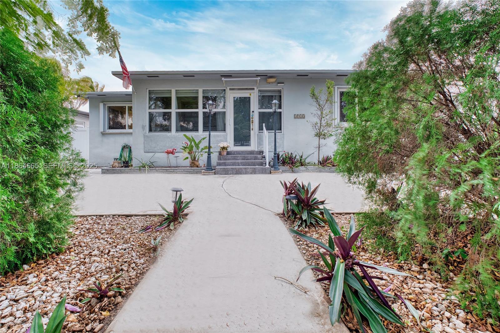 1923 Dewey Street, Hollywood, FL 33020, Hollywood