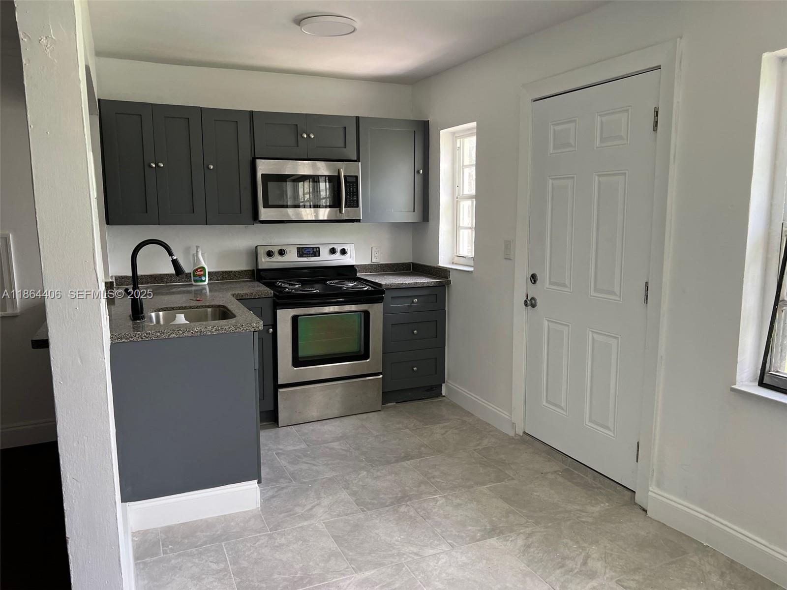 802 S 24th Avenue, Hollywood, FL 33020, Hollywood